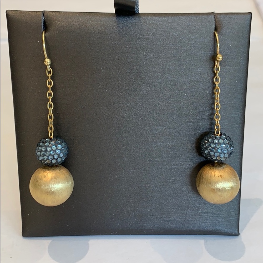 Claudia Lobão dangle earrings